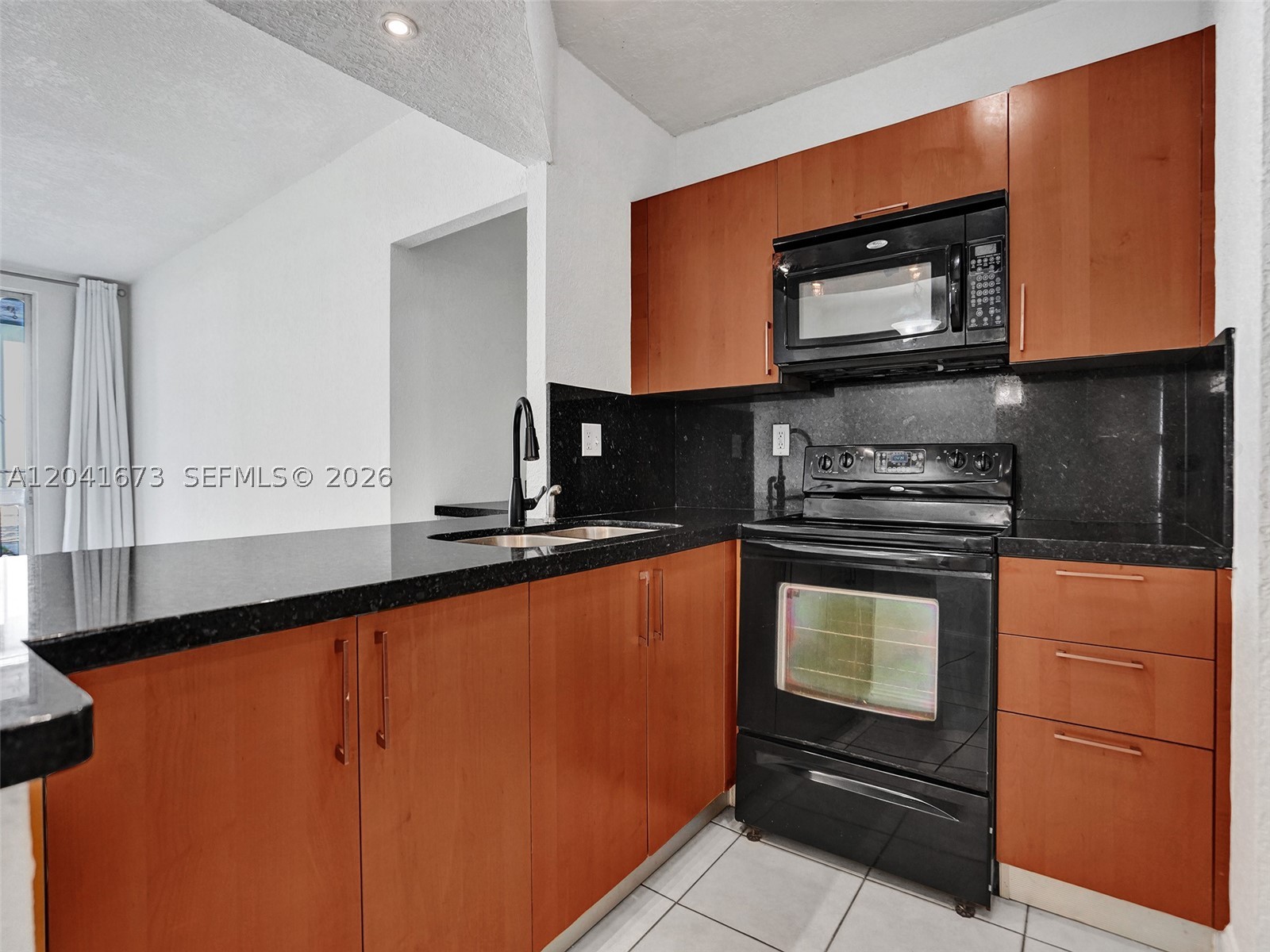 LUDLUM LAKE CONDO BLDG C - Residential Lease