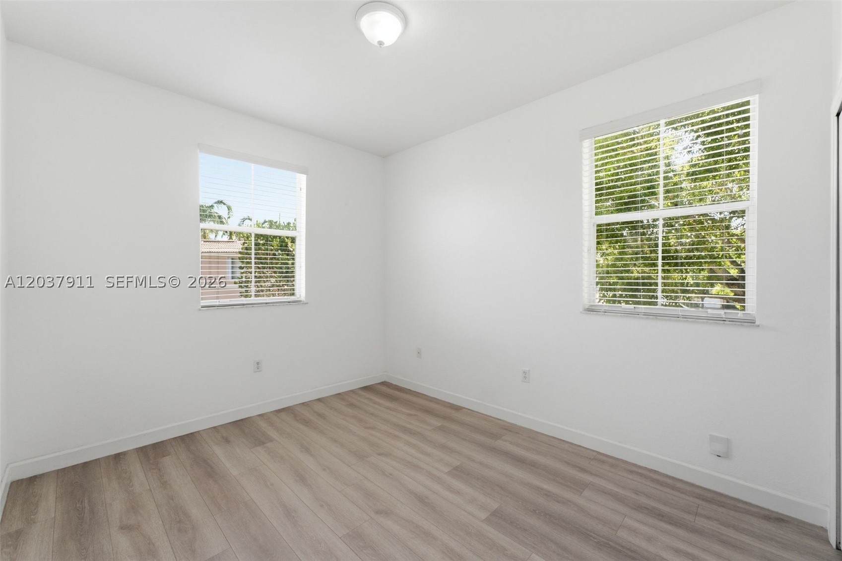 KENDALL BREEZE - Residential Lease