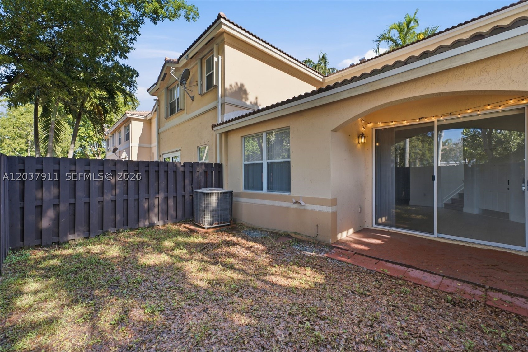 KENDALL BREEZE - Residential Lease