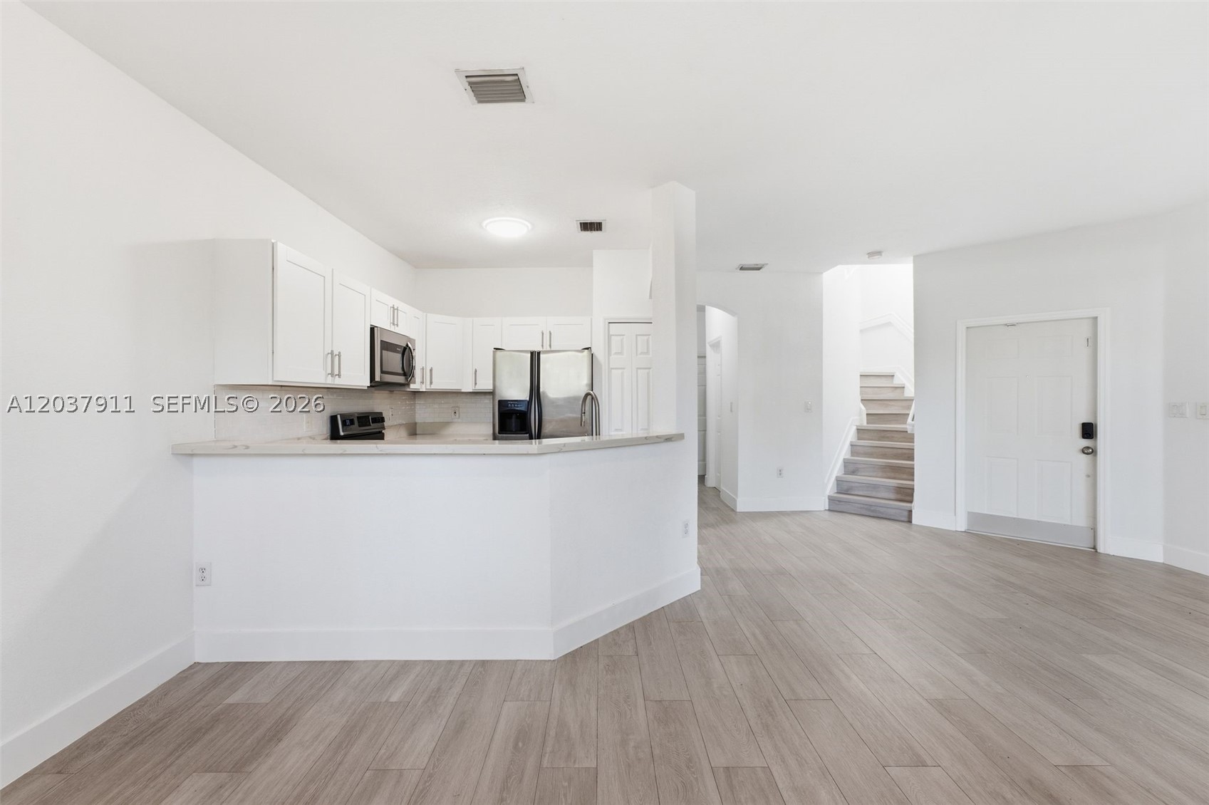 KENDALL BREEZE - Residential Lease