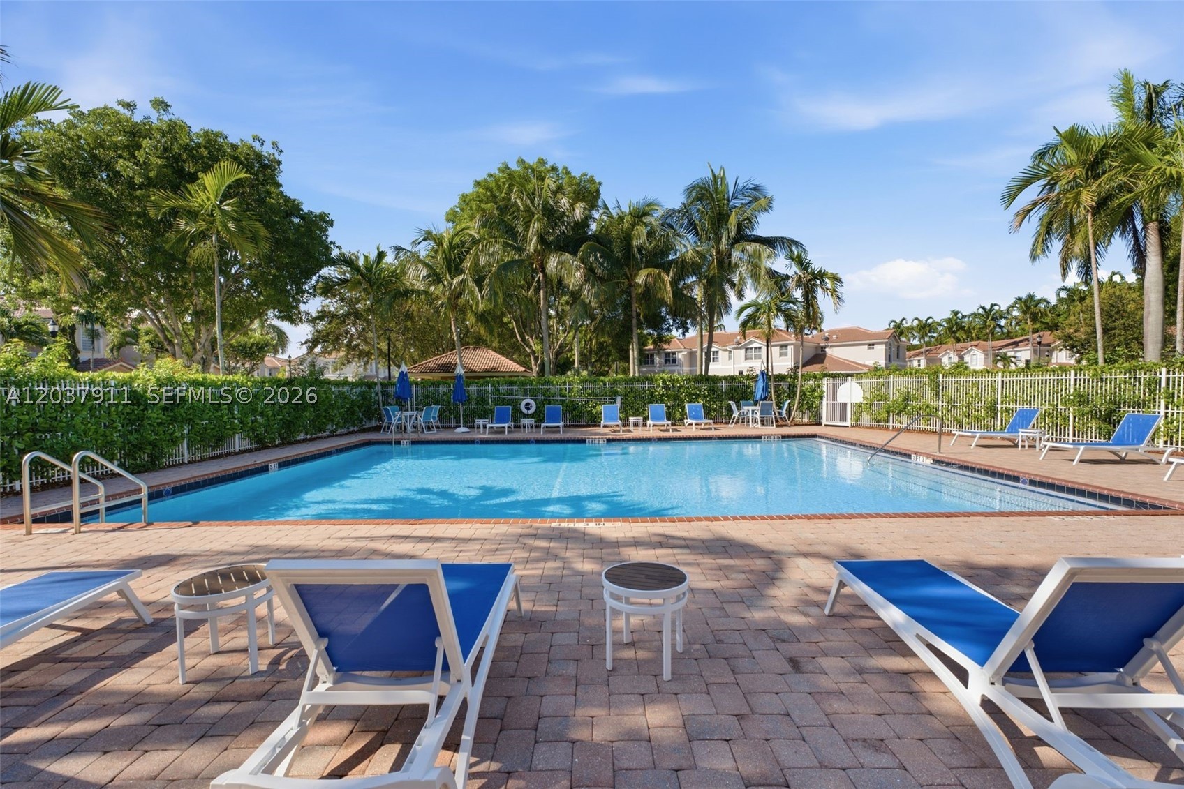 KENDALL BREEZE - Residential Lease
