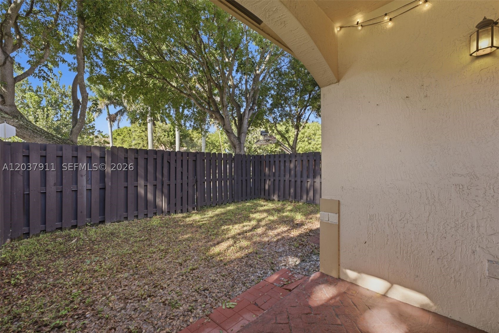 KENDALL BREEZE - Residential Lease