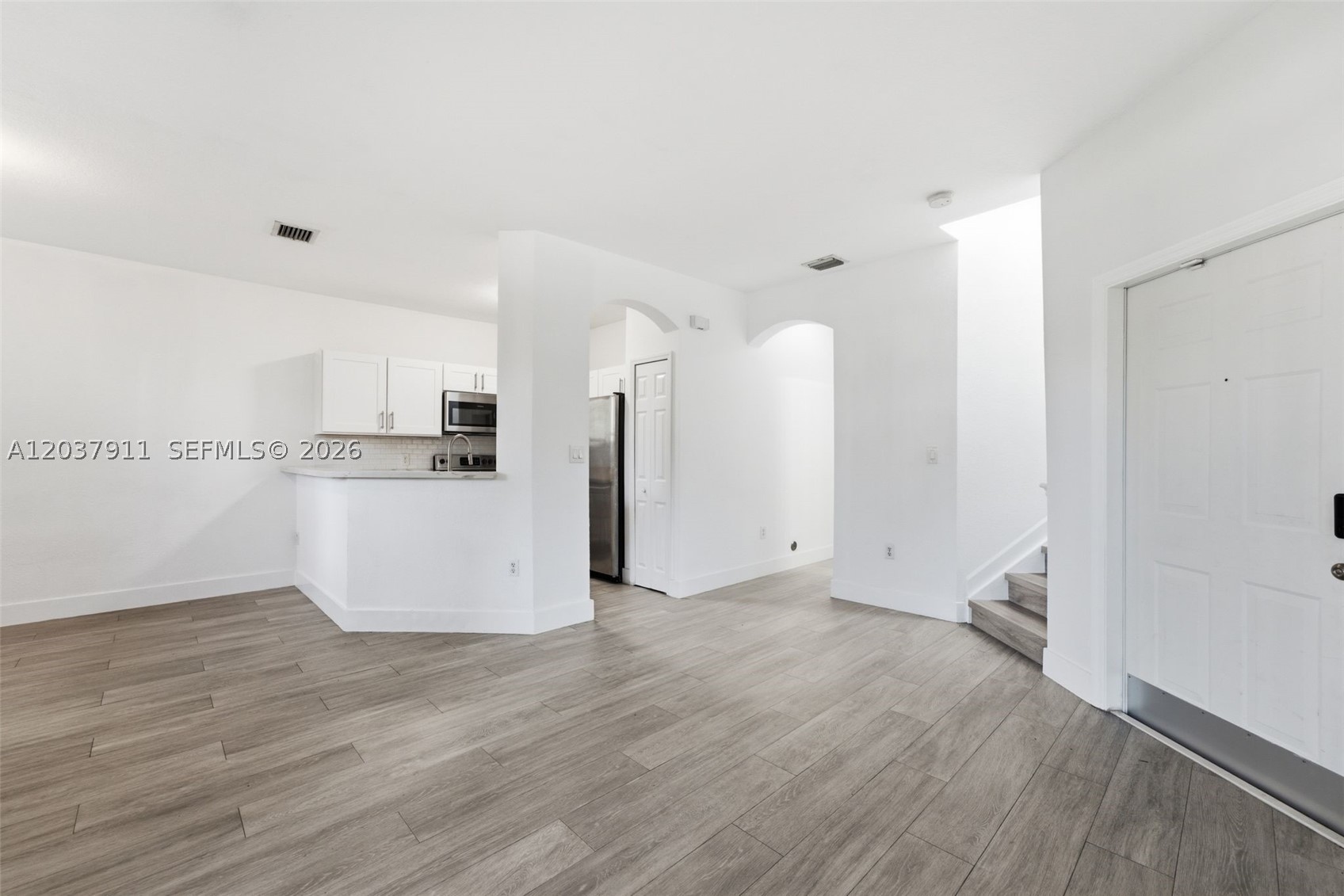 KENDALL BREEZE - Residential Lease