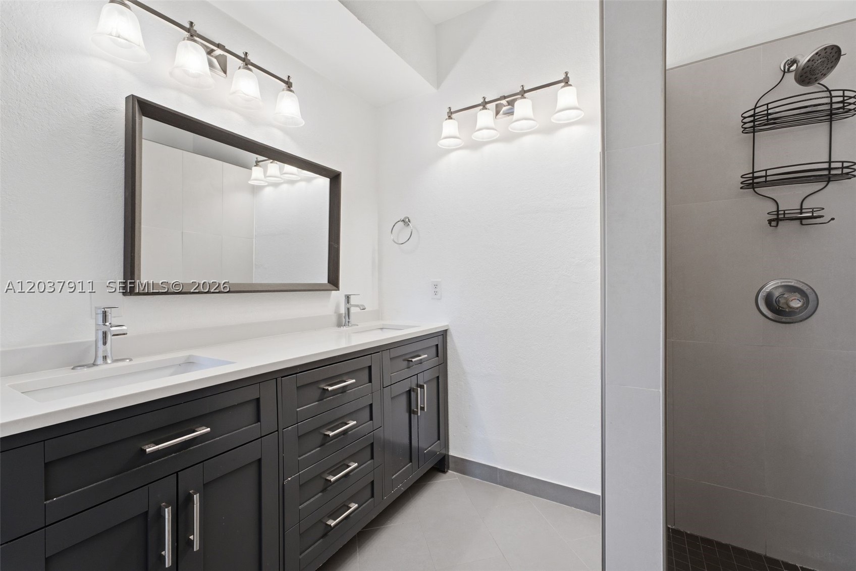 KENDALL BREEZE - Residential Lease
