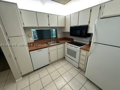 HOLIDAY VILLAGE OF CORAL - Residential