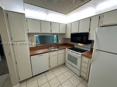 HOLIDAY VILLAGE OF CORAL - Residential