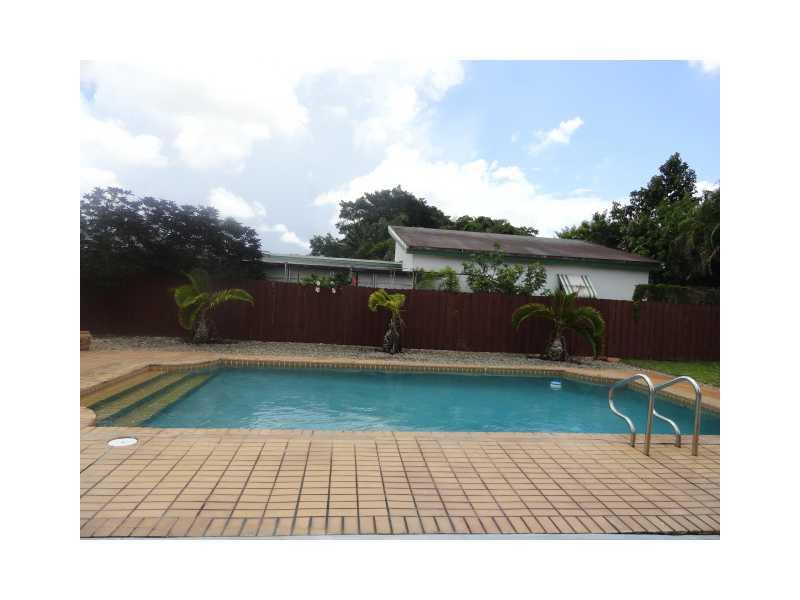 HOLLYWOOD BEACH GARDENS 1 - Residential Lease