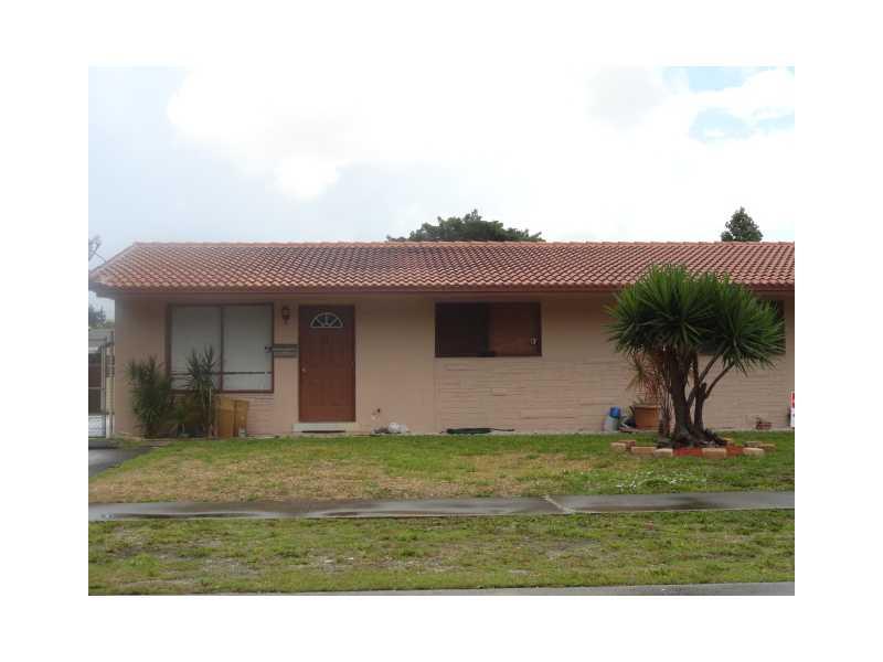 *AVAILABLE JUNE 1ST* 2/1 DUPLEX WITH SHARED POOL & PATIO - TILE FLOORS THROUGHOUT - LARGE EAT IN KITCHEN - LOTS OF WINDOWS & LIGHT - RENT INCLUDES WATER & TRASH - FENCED YARD - SMALL PET OK - MAXIMUM 3 OCCUPANTS