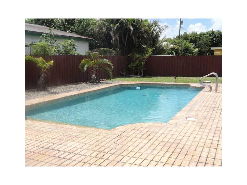 HOLLYWOOD BEACH GARDENS 1 - Residential Lease
