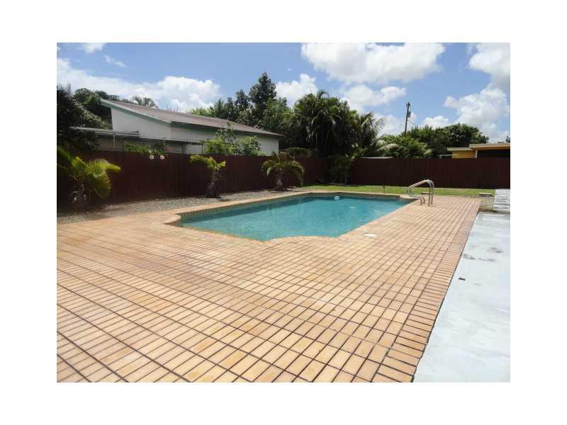 HOLLYWOOD BEACH GARDENS 1 - Residential Lease