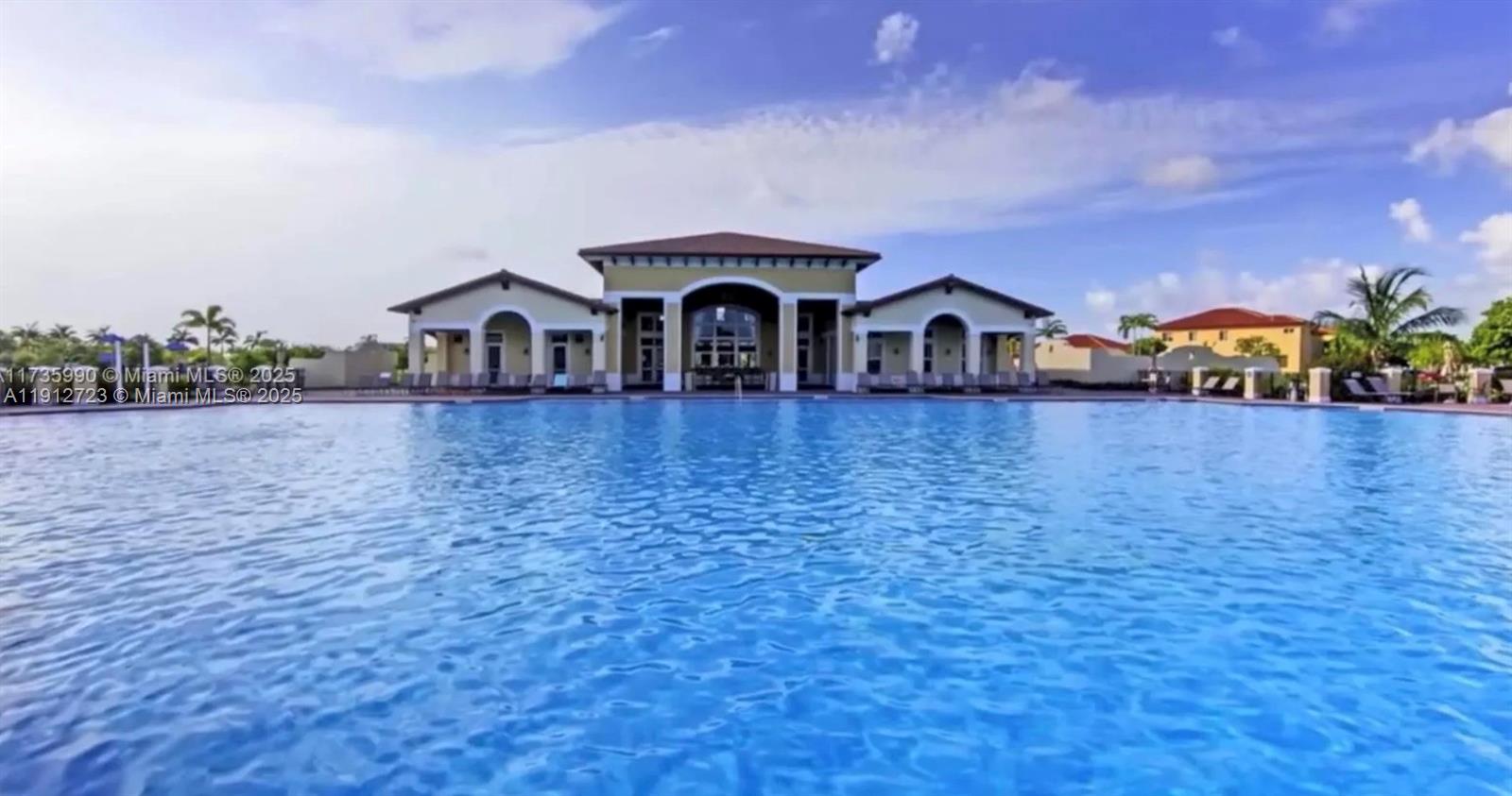 THE COURTS AT BAYSHORE II - Residential Lease