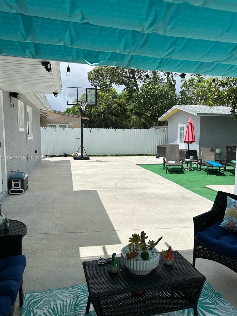 CAROL CITY 3RD ADDN - Residential Lease