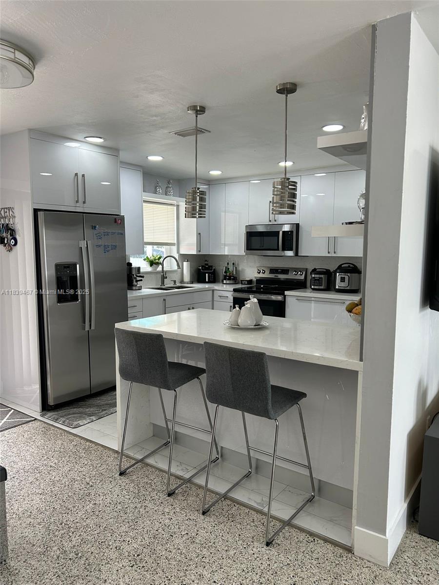 CAROL CITY 3RD ADDN - Residential Lease