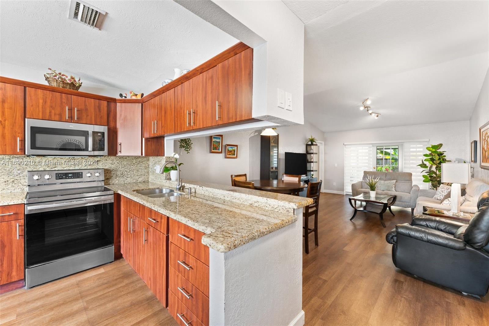 EDGEWATER PARK - Residential