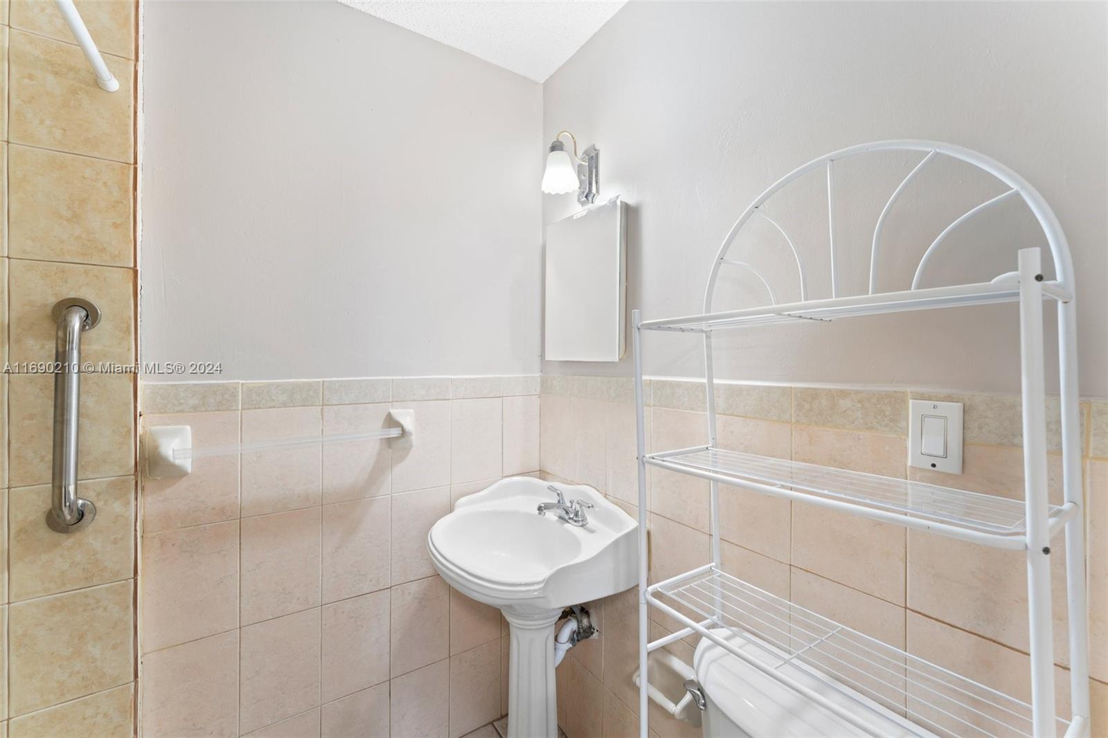 EDGEWATER PARK - Residential