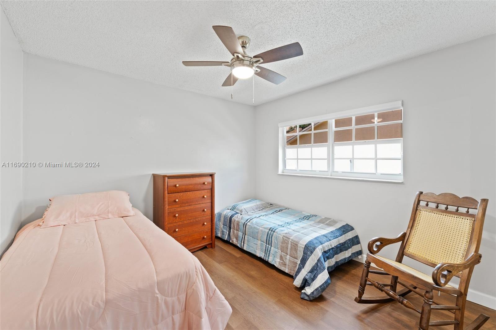 EDGEWATER PARK - Residential