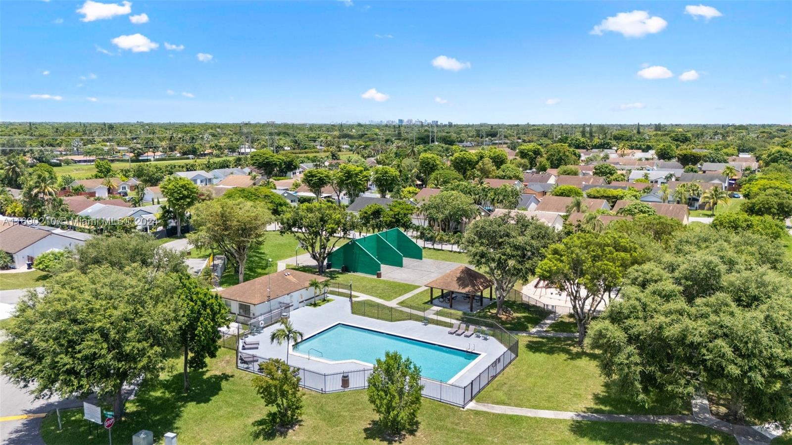EDGEWATER PARK - Residential