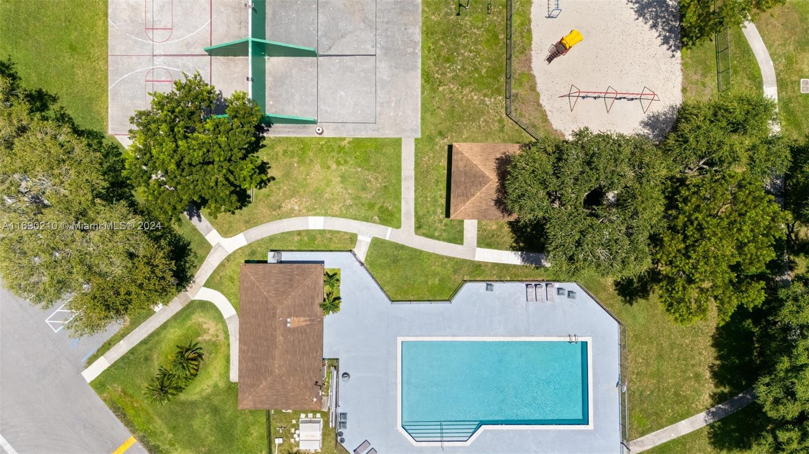 EDGEWATER PARK - Residential