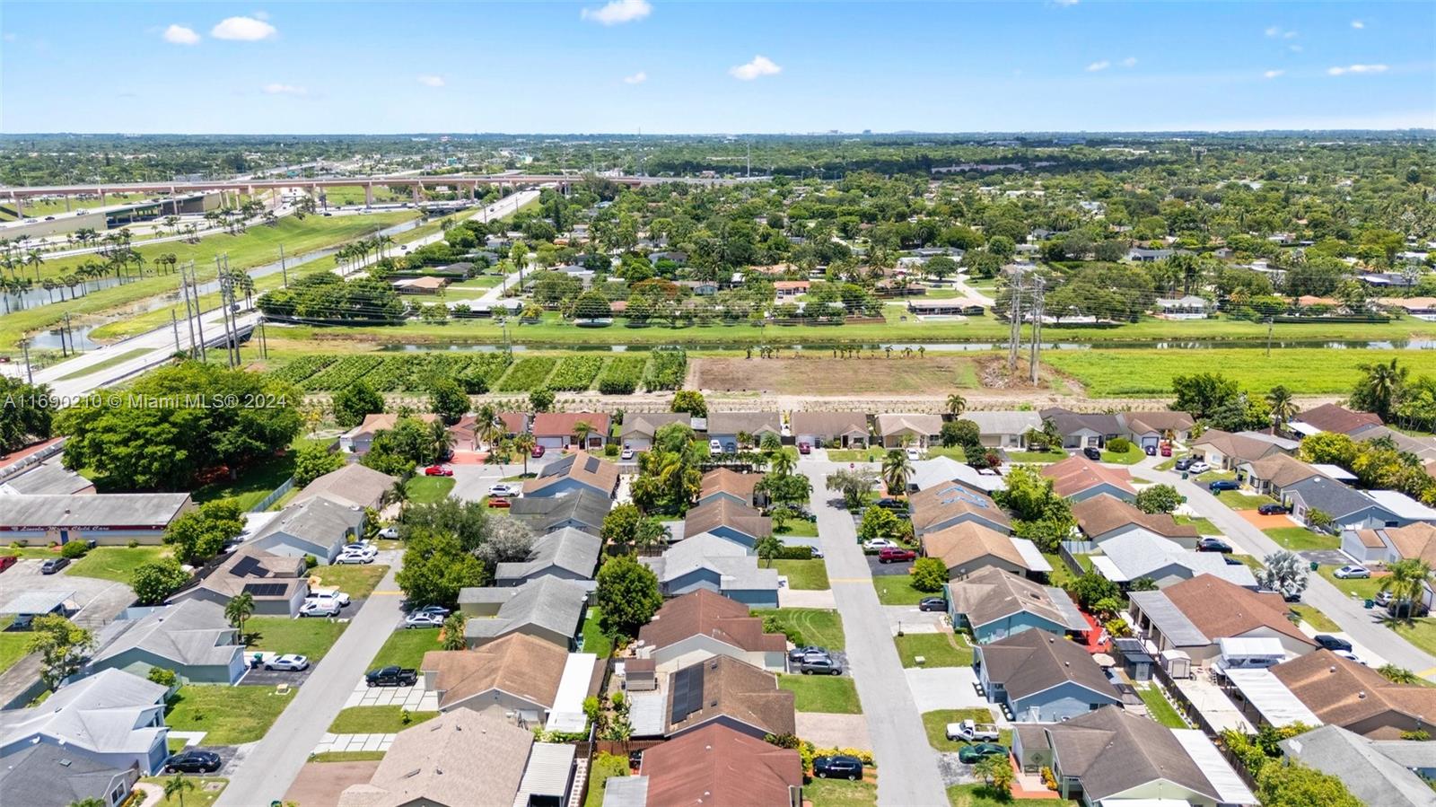 EDGEWATER PARK - Residential