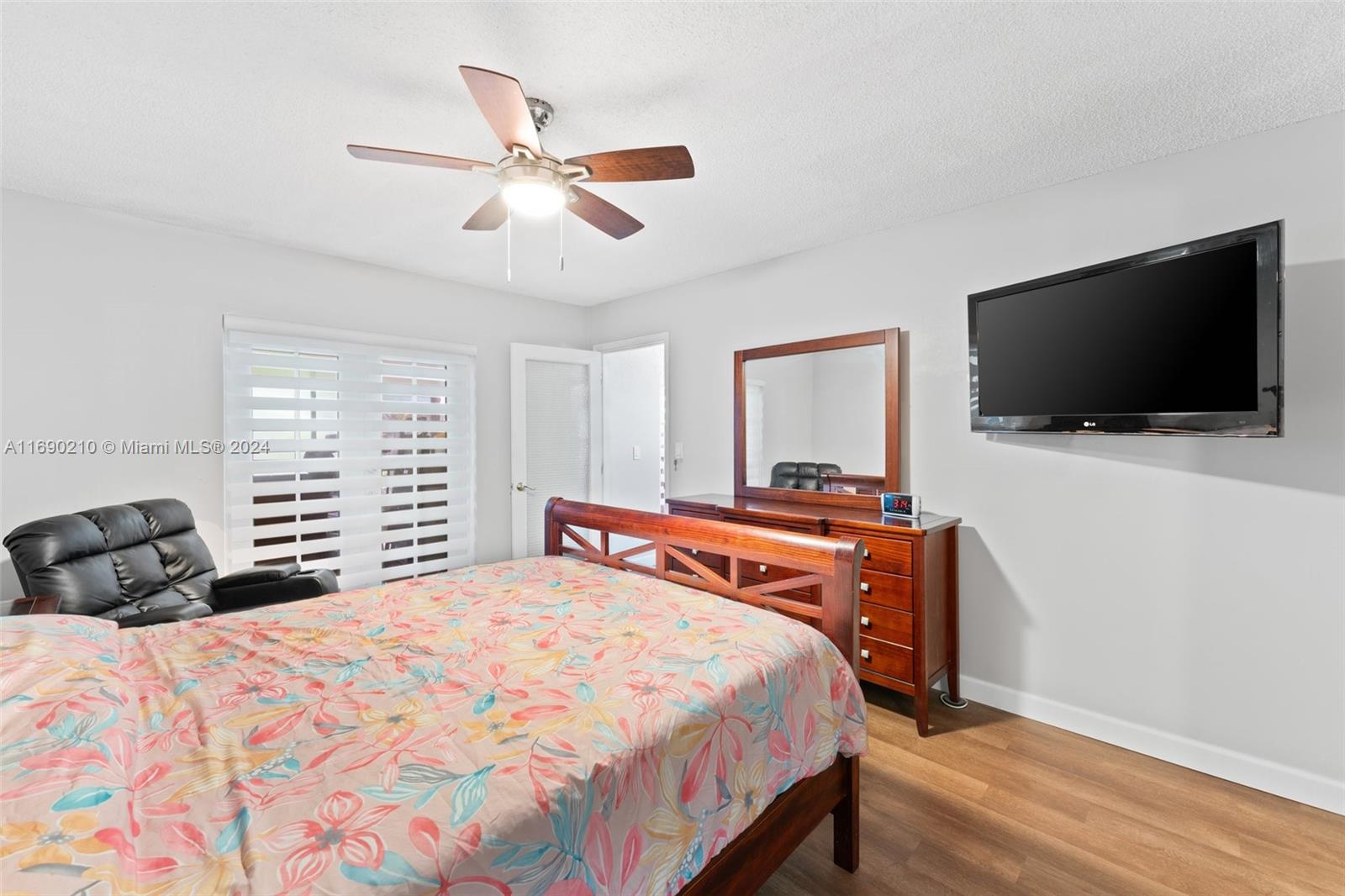 EDGEWATER PARK - Residential