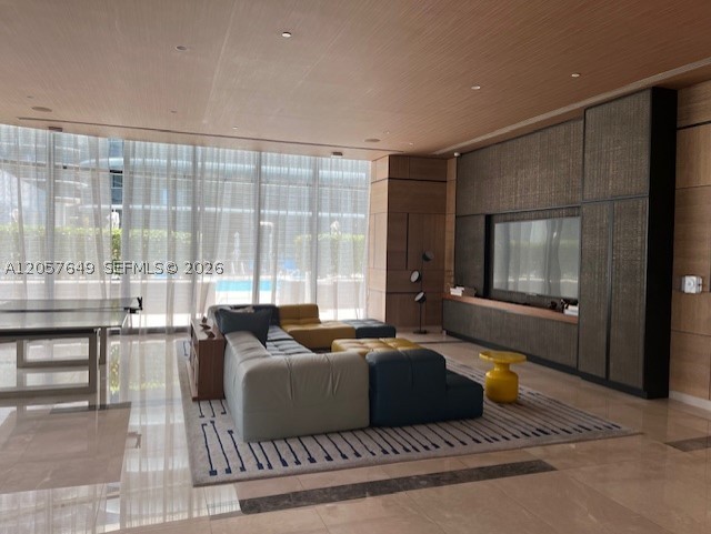 Experience luxury living in the heart of Brickell! This beautiful residence offers an open and functional layout with an in-unit washer and dryer, resort-style pool, fitness center, sauna, business lounge, and premium building amenities. Enjoy an unbeatable location just steps from Brickell City Centre, fine dining, shopping, entertainment, and public transportation.

SELLER FINANCING AVAILABLE! Seller will finance up to 50% of the purchase price through a private mortgage at 7.5% annual interest for a 3- or 5-year term. Buyer may prepay the loan after two (2) years with no prepayment penalty.
