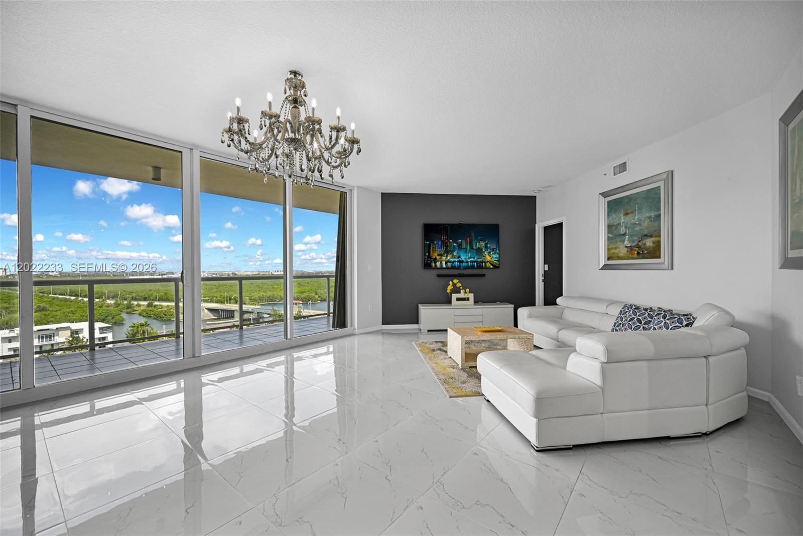 RENAISSANCE ON THE OCEAN - Residential