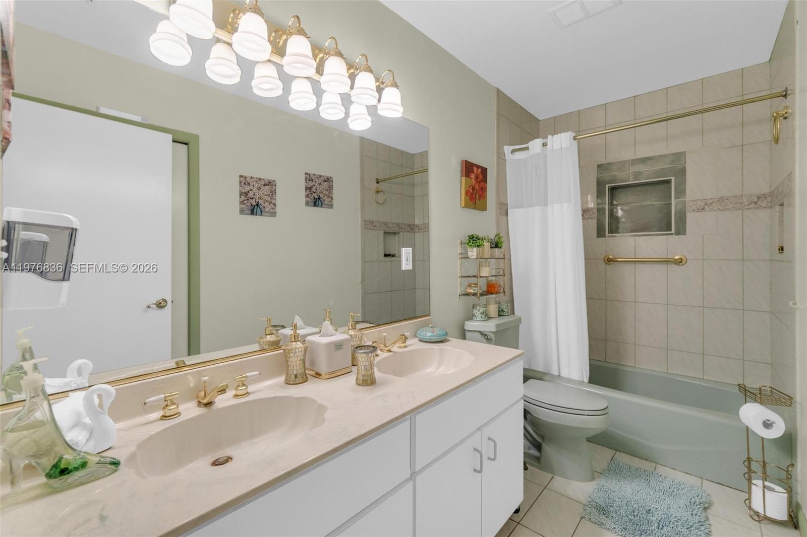 SECTION 22 BEL-AIRE - Residential