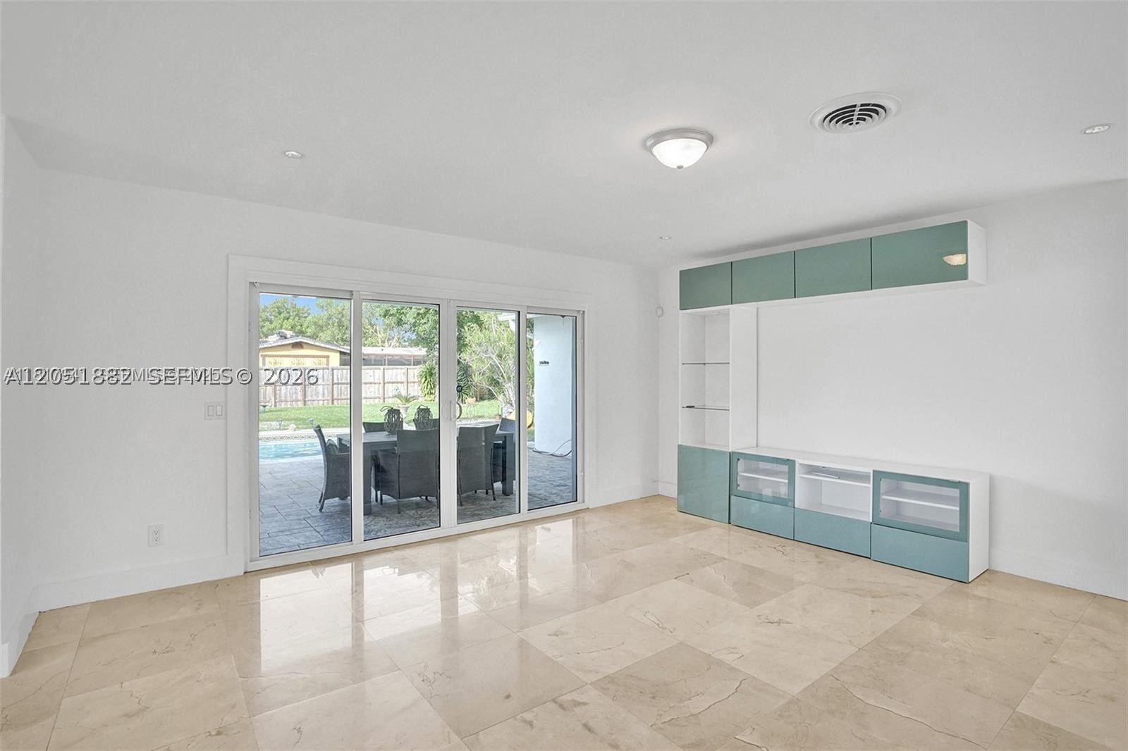HOLLYWOOD HILLS - Residential Lease