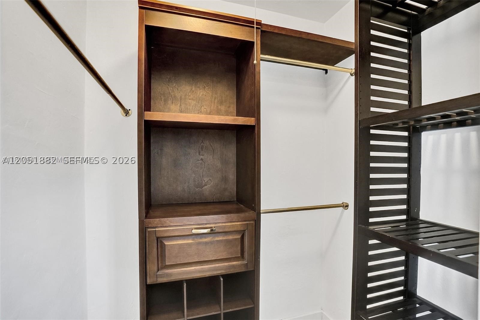 HOLLYWOOD HILLS - Residential Lease