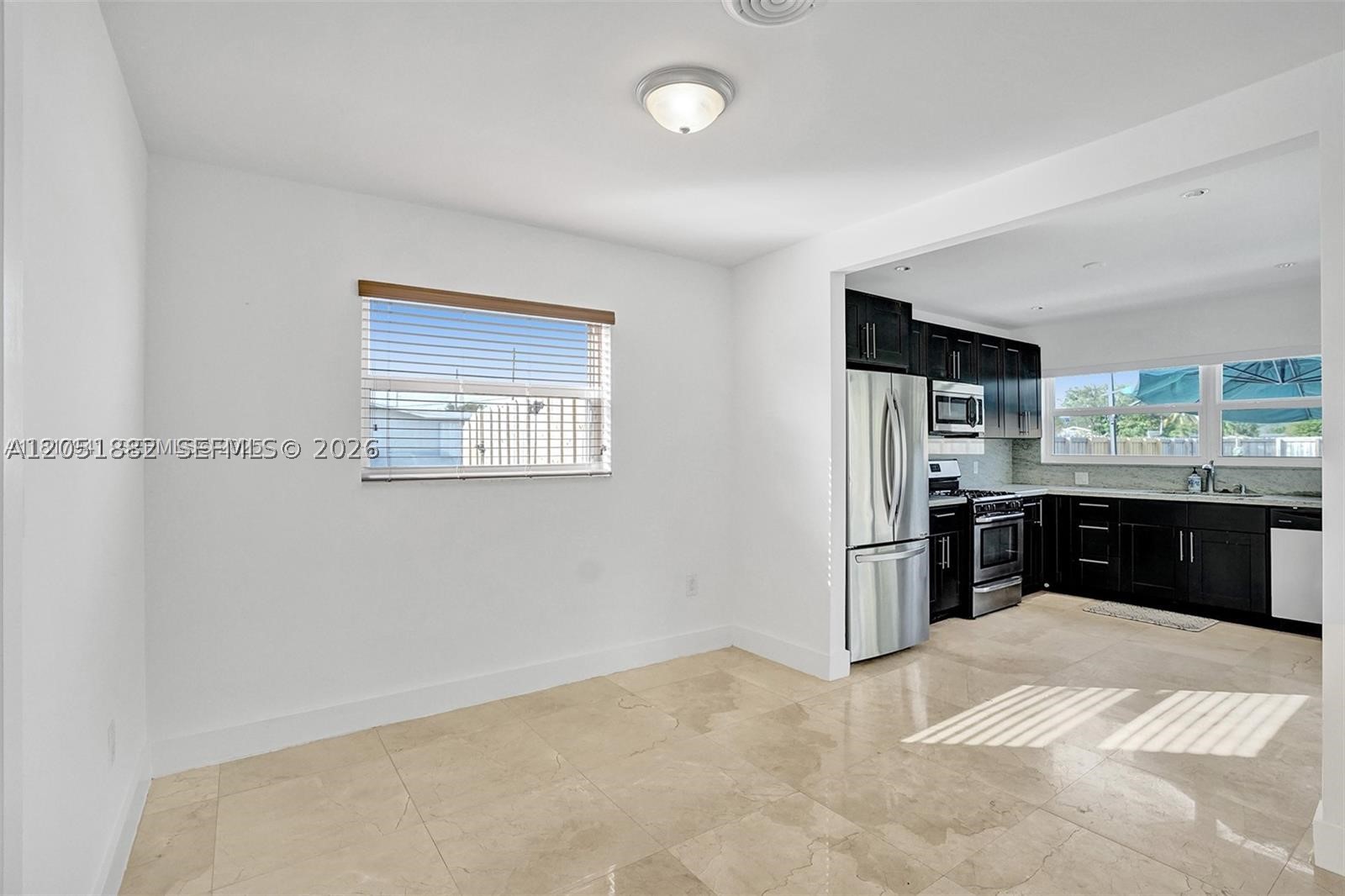 HOLLYWOOD HILLS - Residential Lease