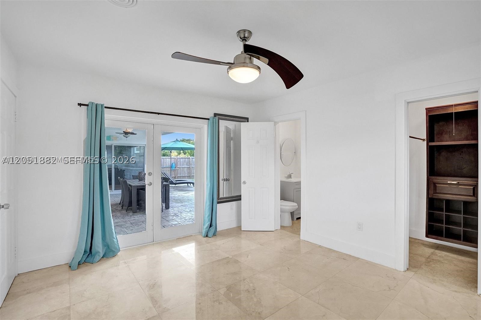 HOLLYWOOD HILLS - Residential Lease