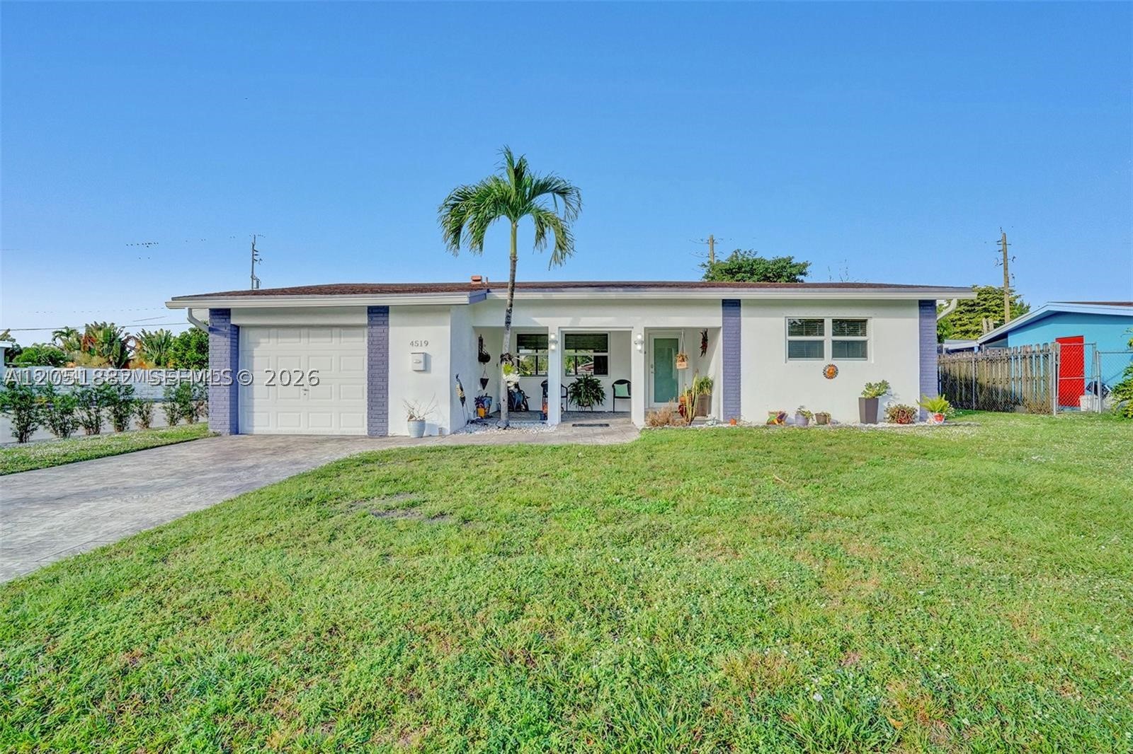 HOLLYWOOD HILLS - Residential Lease