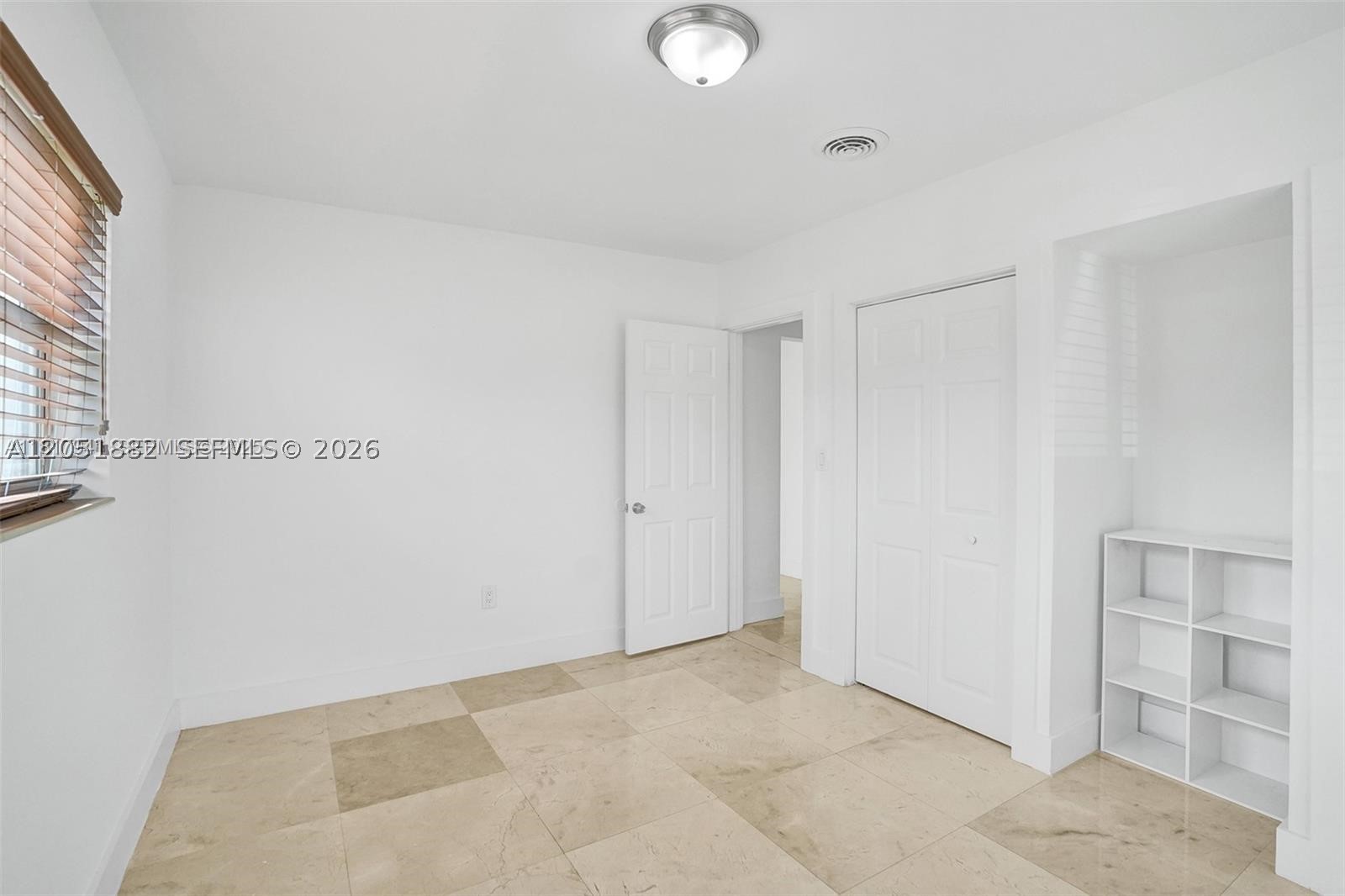 HOLLYWOOD HILLS - Residential Lease