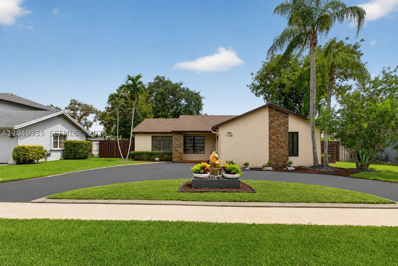 SUNRISE GOLF VILLAGE - Residential