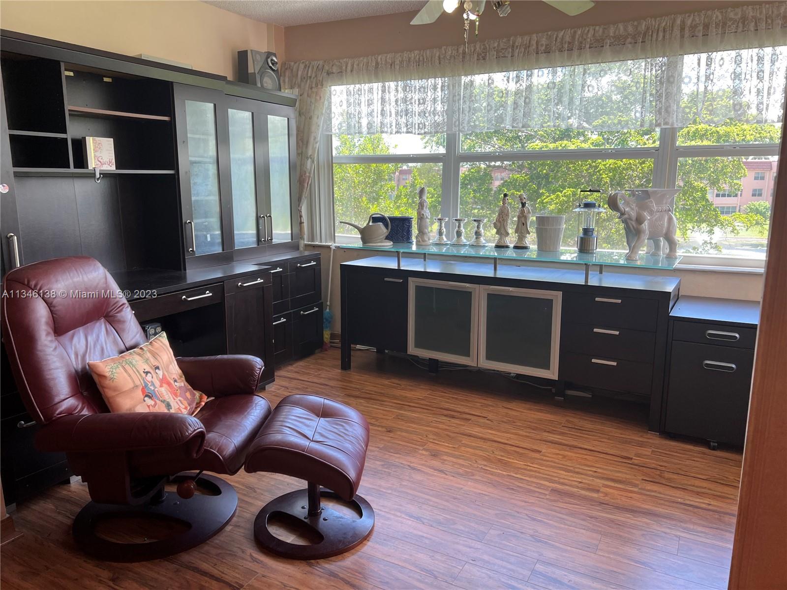 SUNRISE LAKES 123 CONDO - Residential