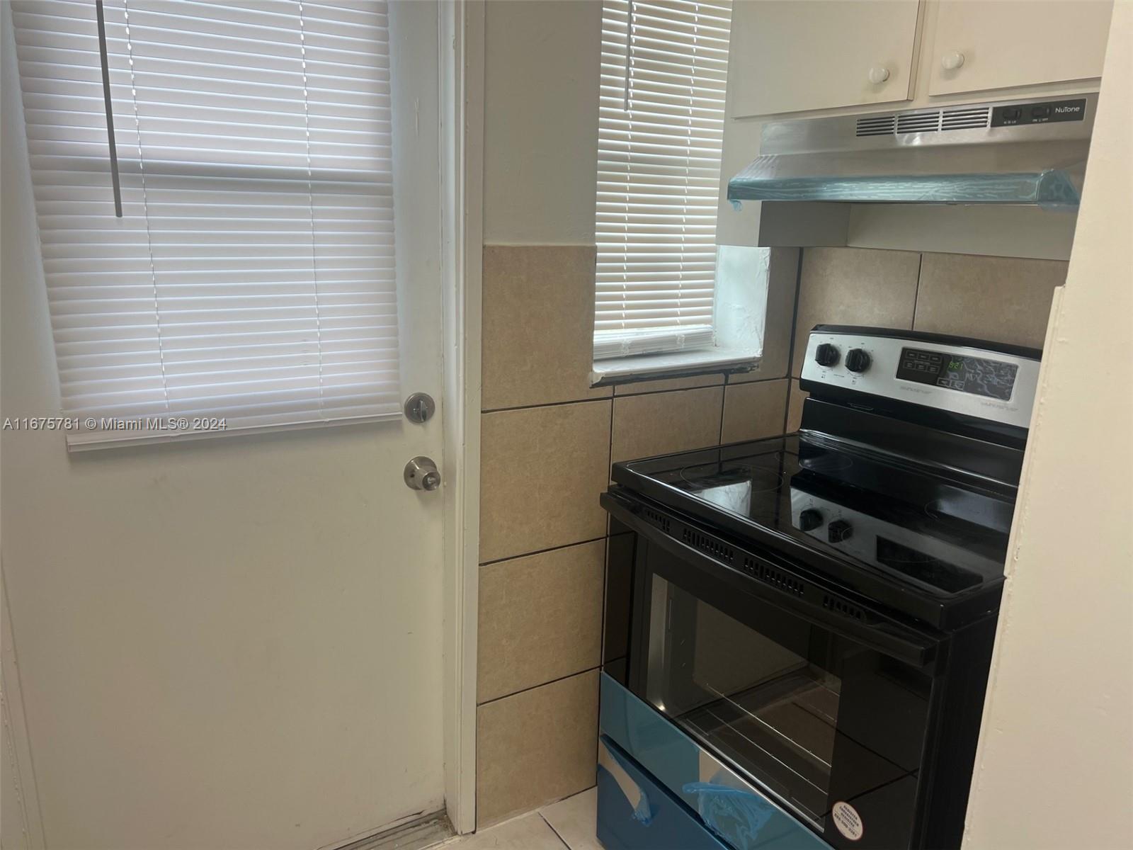 BISCAYNE RIVER GARDENS - Residential
