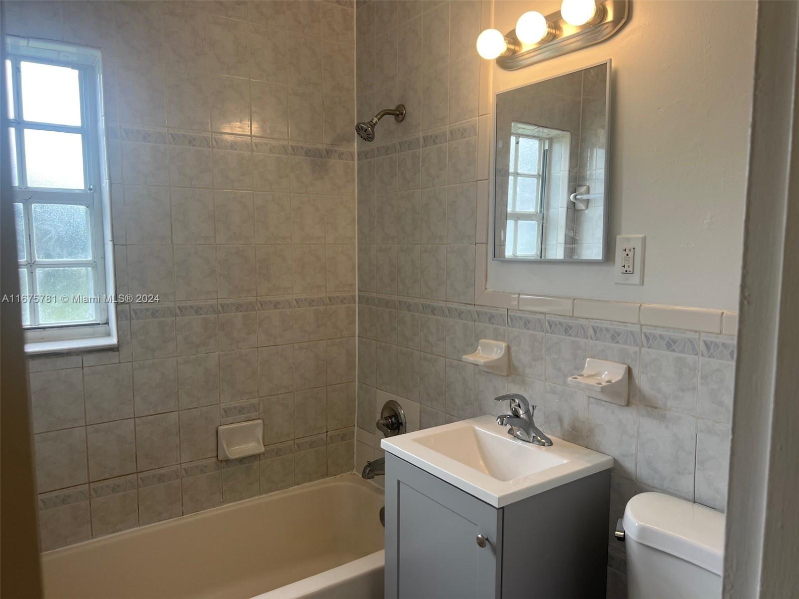 BISCAYNE RIVER GARDENS - Residential