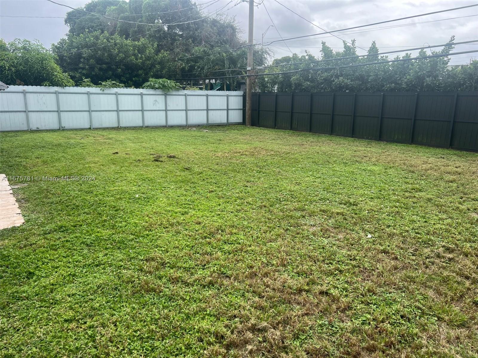 BISCAYNE RIVER GARDENS - Residential