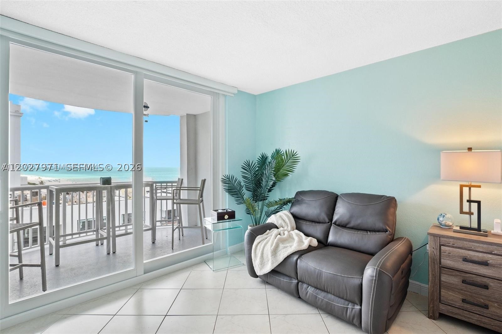 THE CARRIAGE HOUSE CONDO - Residential Lease