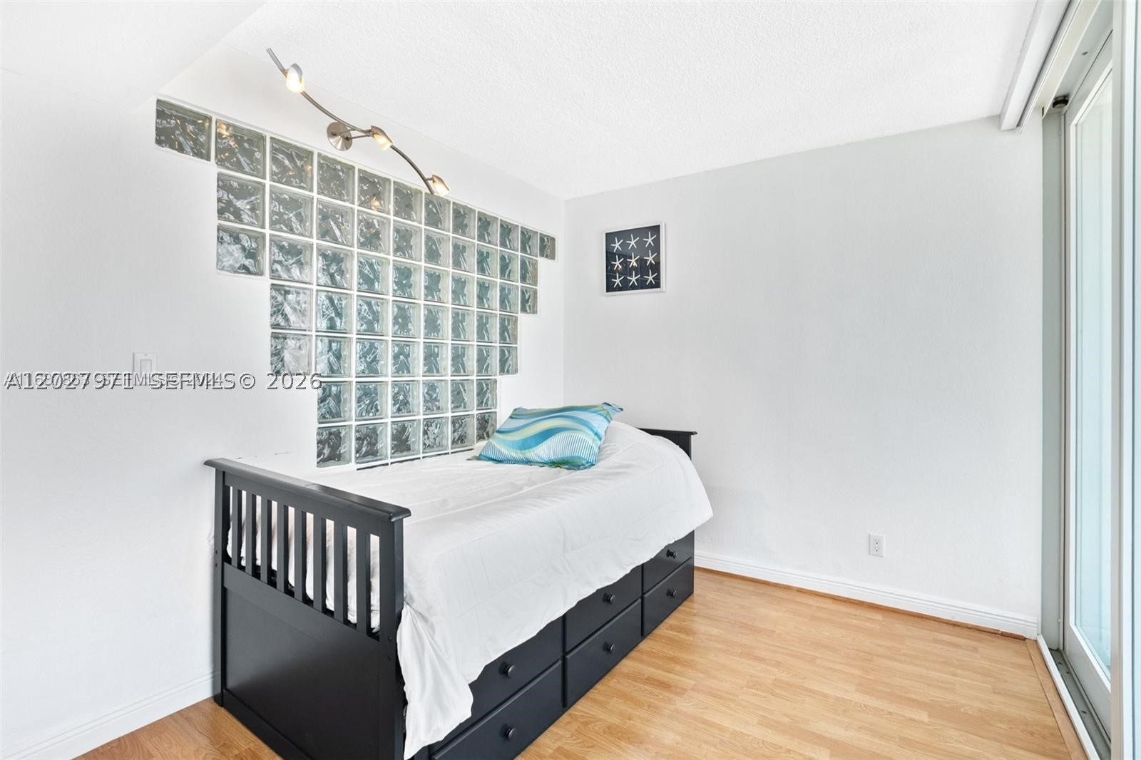 THE CARRIAGE HOUSE CONDO - Residential Lease