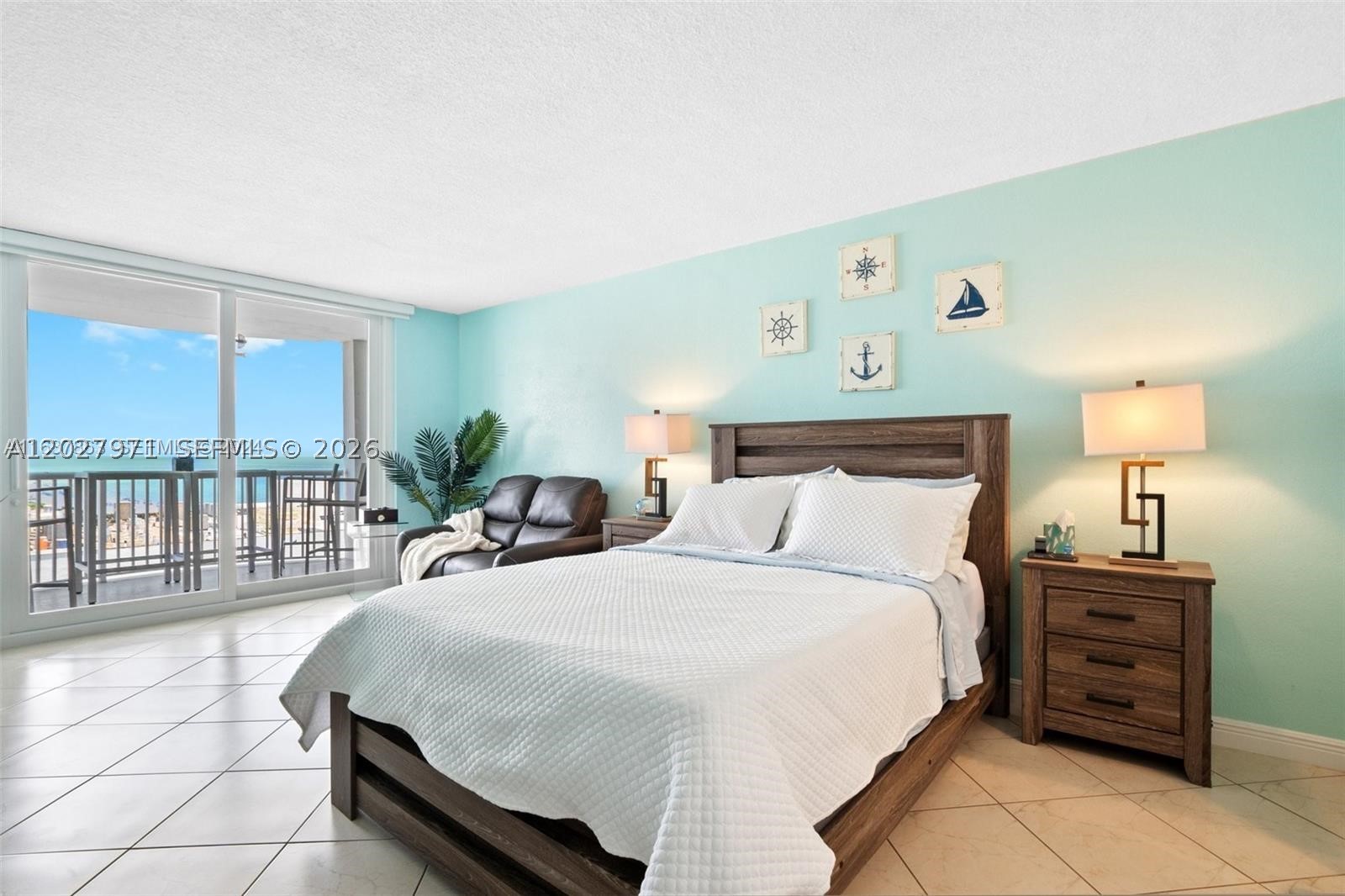 THE CARRIAGE HOUSE CONDO - Residential Lease