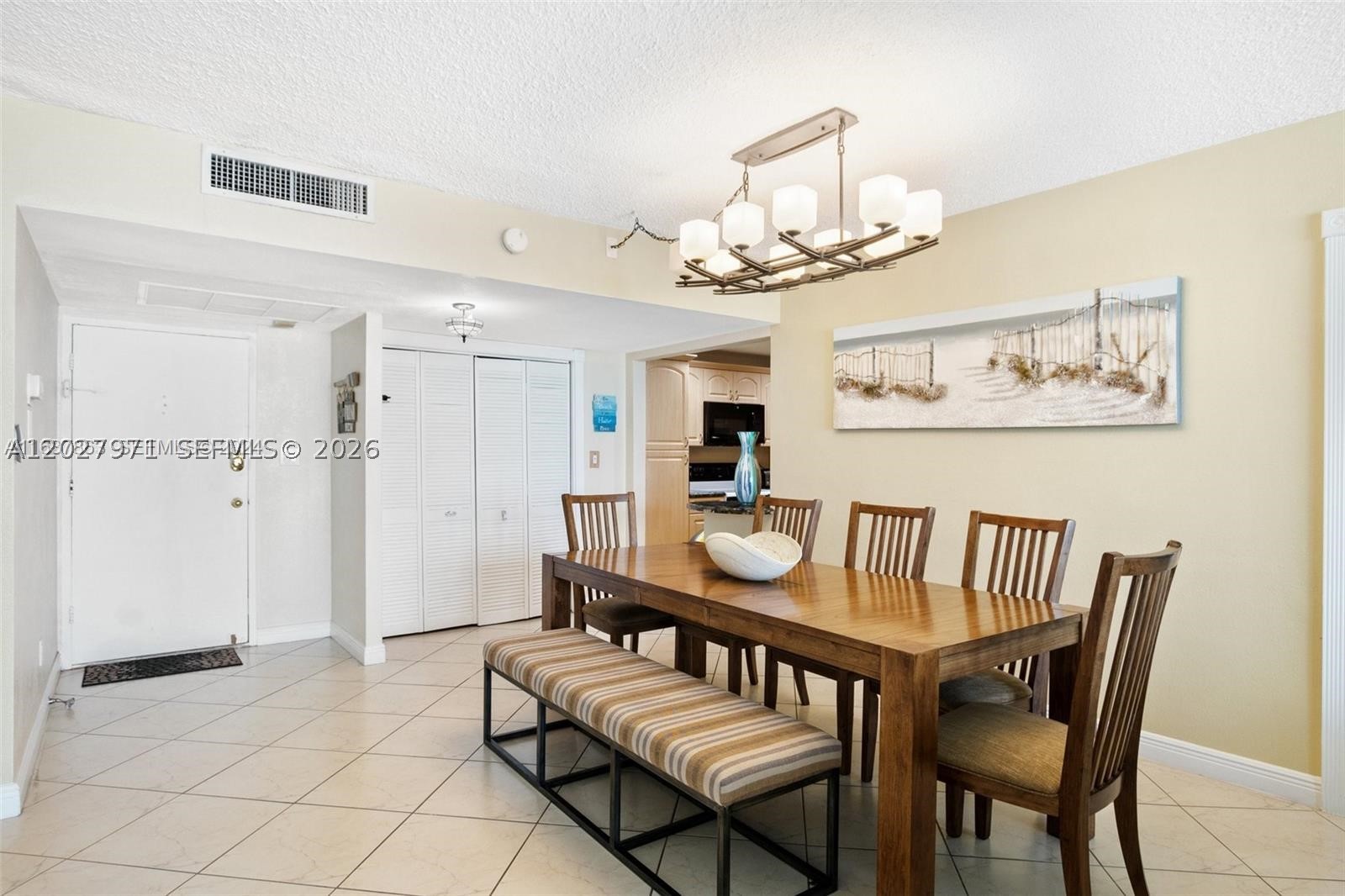 THE CARRIAGE HOUSE CONDO - Residential Lease