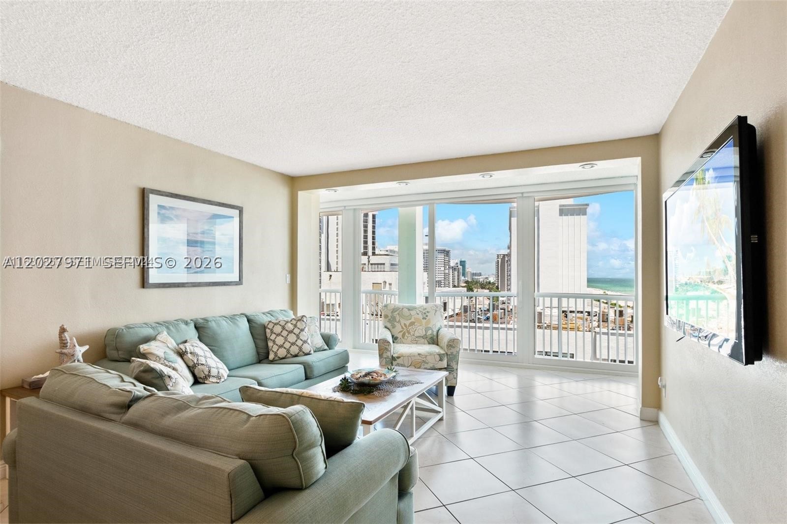 THE CARRIAGE HOUSE CONDO - Residential Lease