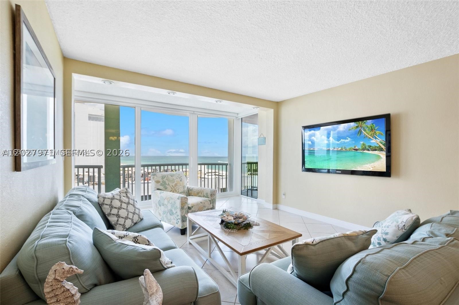 THE CARRIAGE HOUSE CONDO - Residential Lease