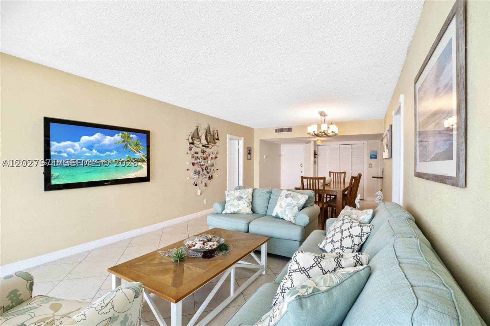 THE CARRIAGE HOUSE CONDO - Residential Lease