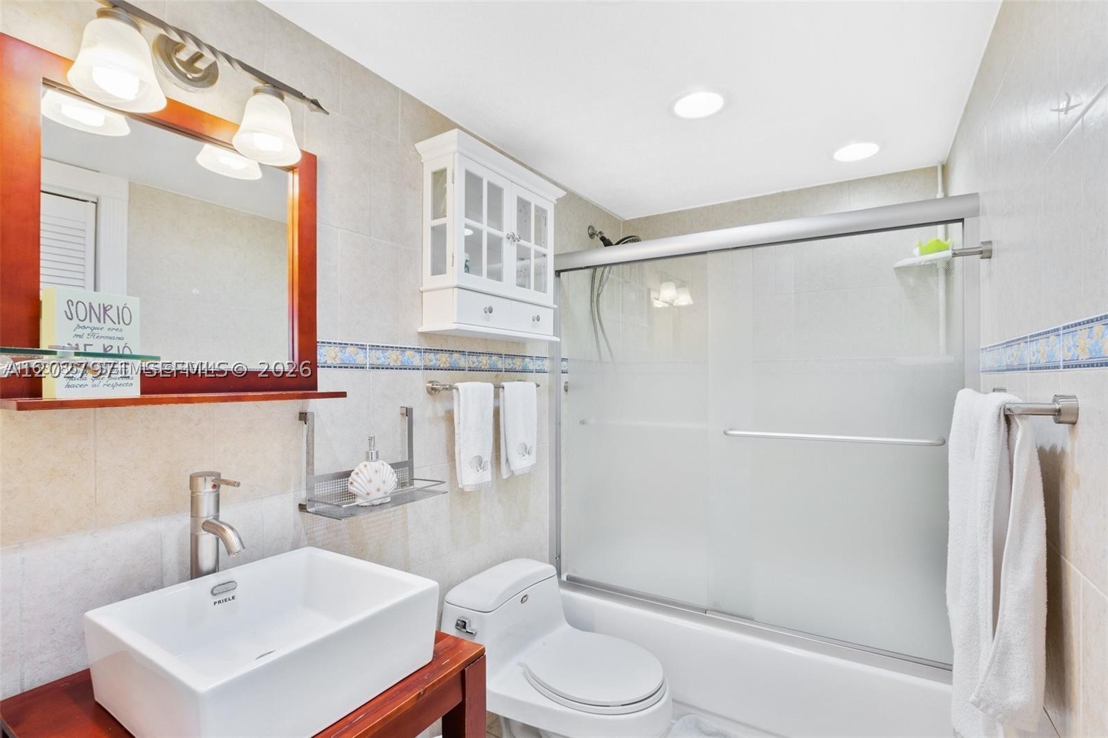 THE CARRIAGE HOUSE CONDO - Residential Lease