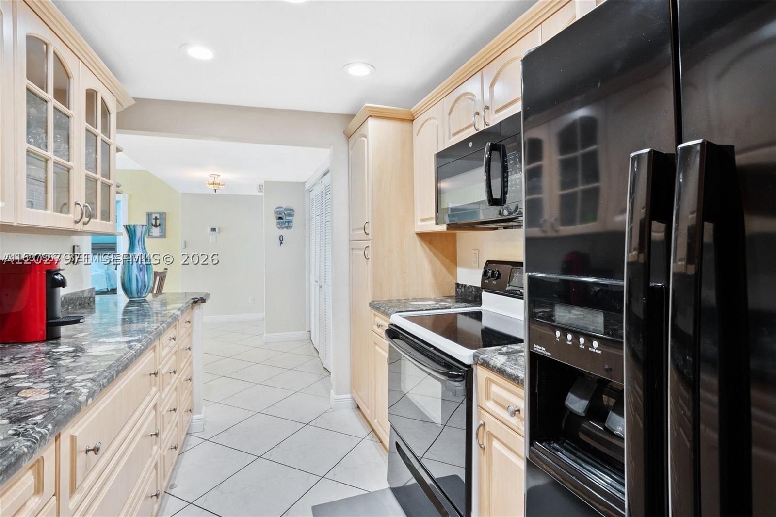 THE CARRIAGE HOUSE CONDO - Residential Lease