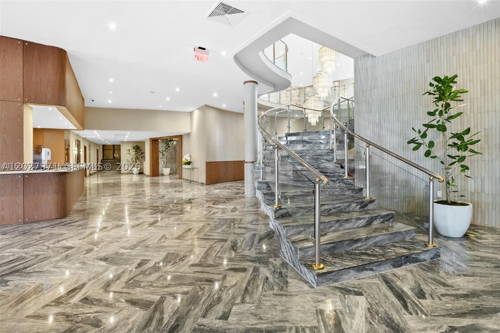 THE CARRIAGE HOUSE CONDO - Residential Lease