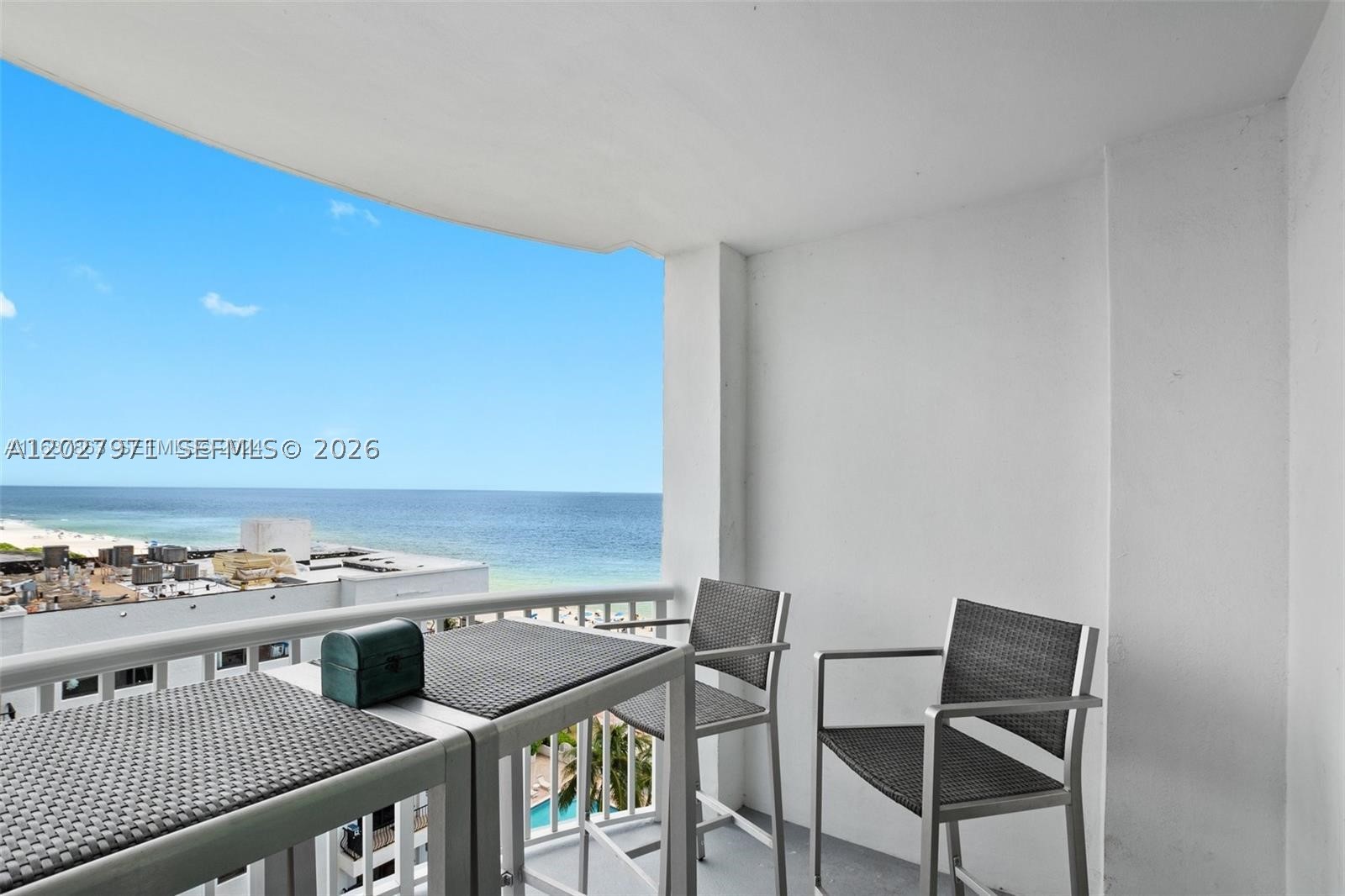 THE CARRIAGE HOUSE CONDO - Residential Lease
