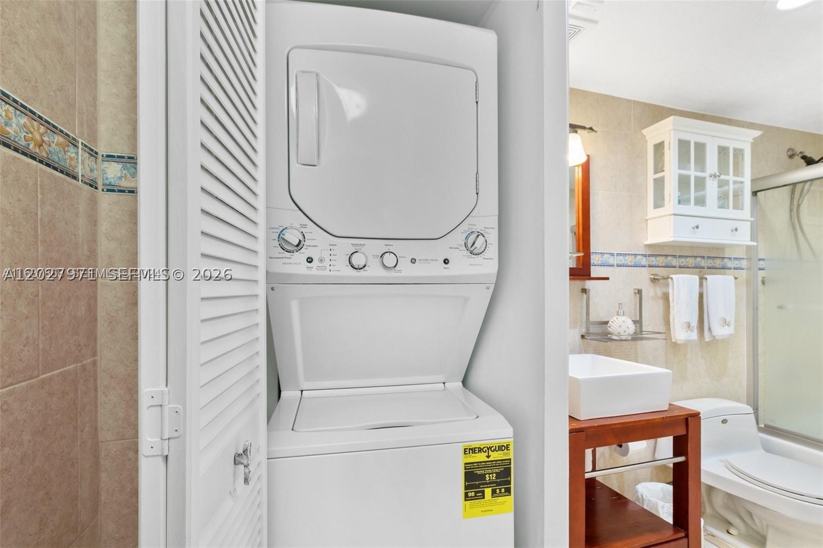 THE CARRIAGE HOUSE CONDO - Residential Lease
